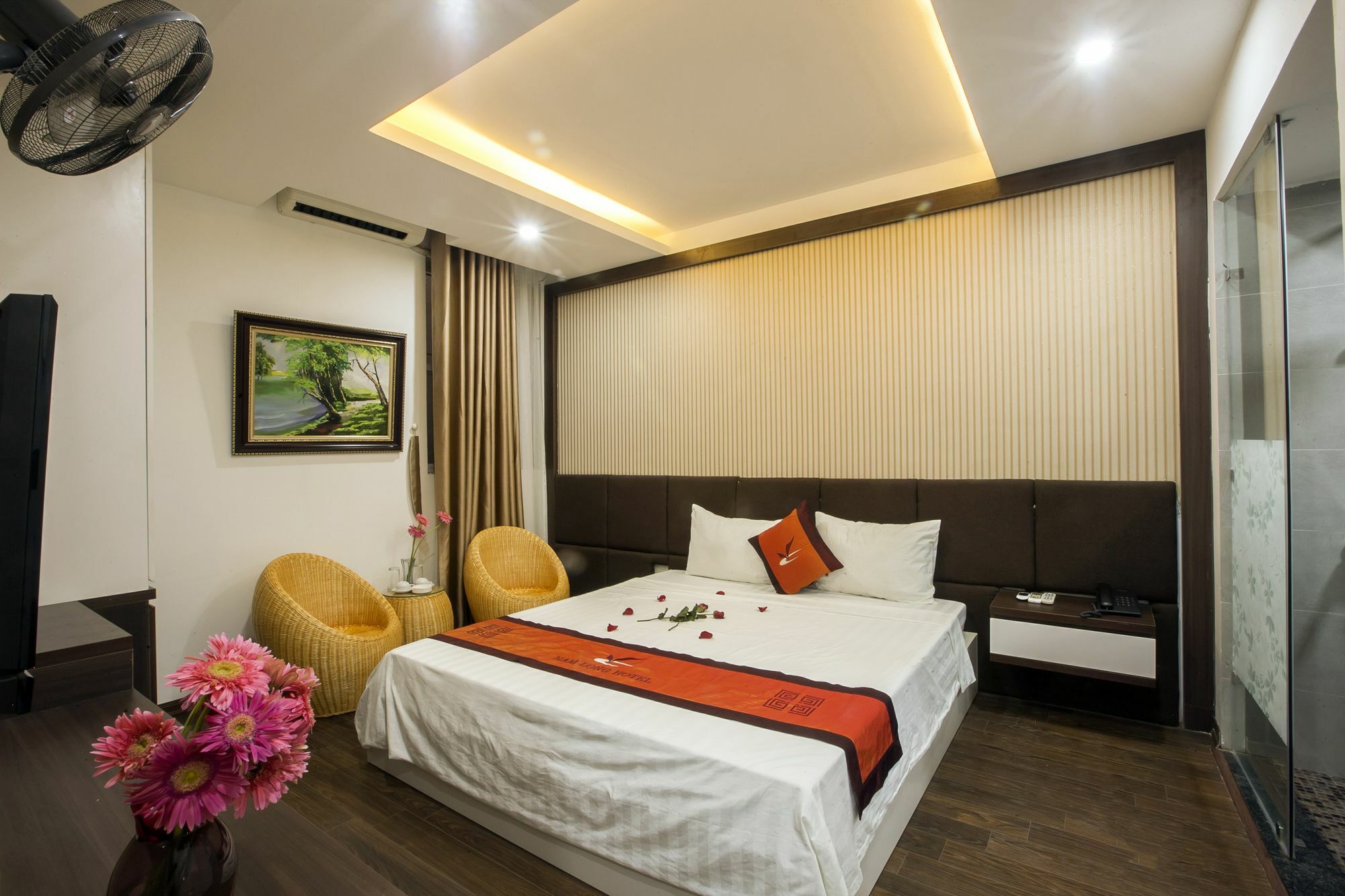 Nam Long Hotel Hanoi Exterior photo