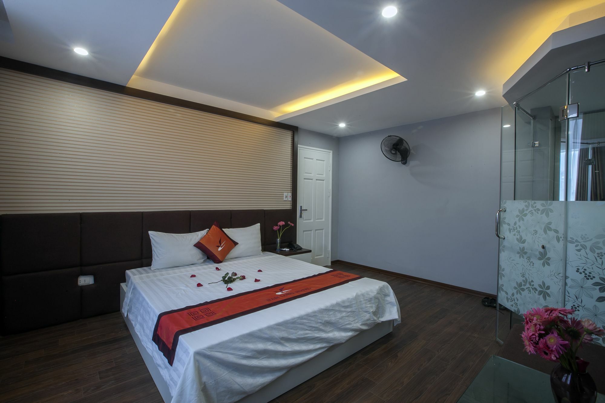 Nam Long Hotel Hanoi Exterior photo
