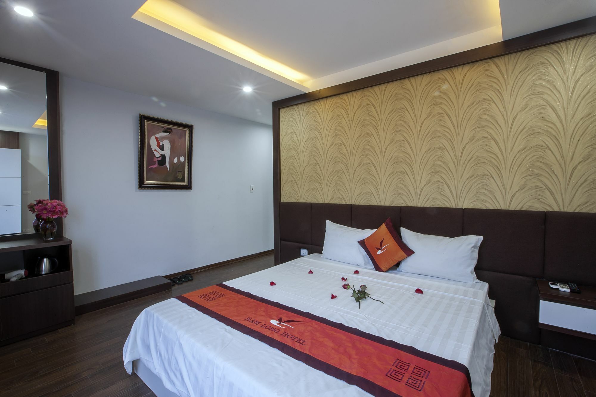 Nam Long Hotel Hanoi Exterior photo