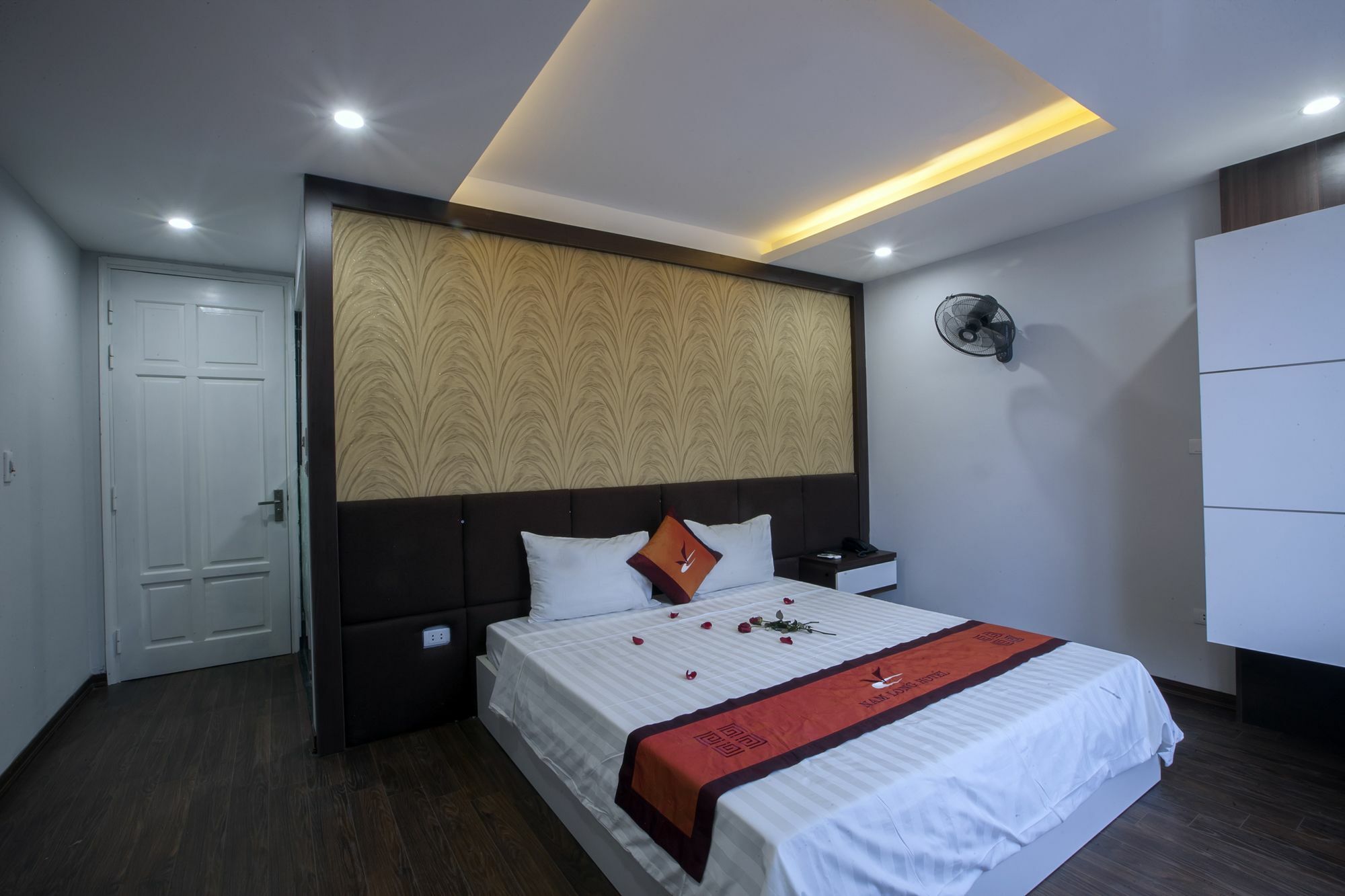 Nam Long Hotel Hanoi Exterior photo